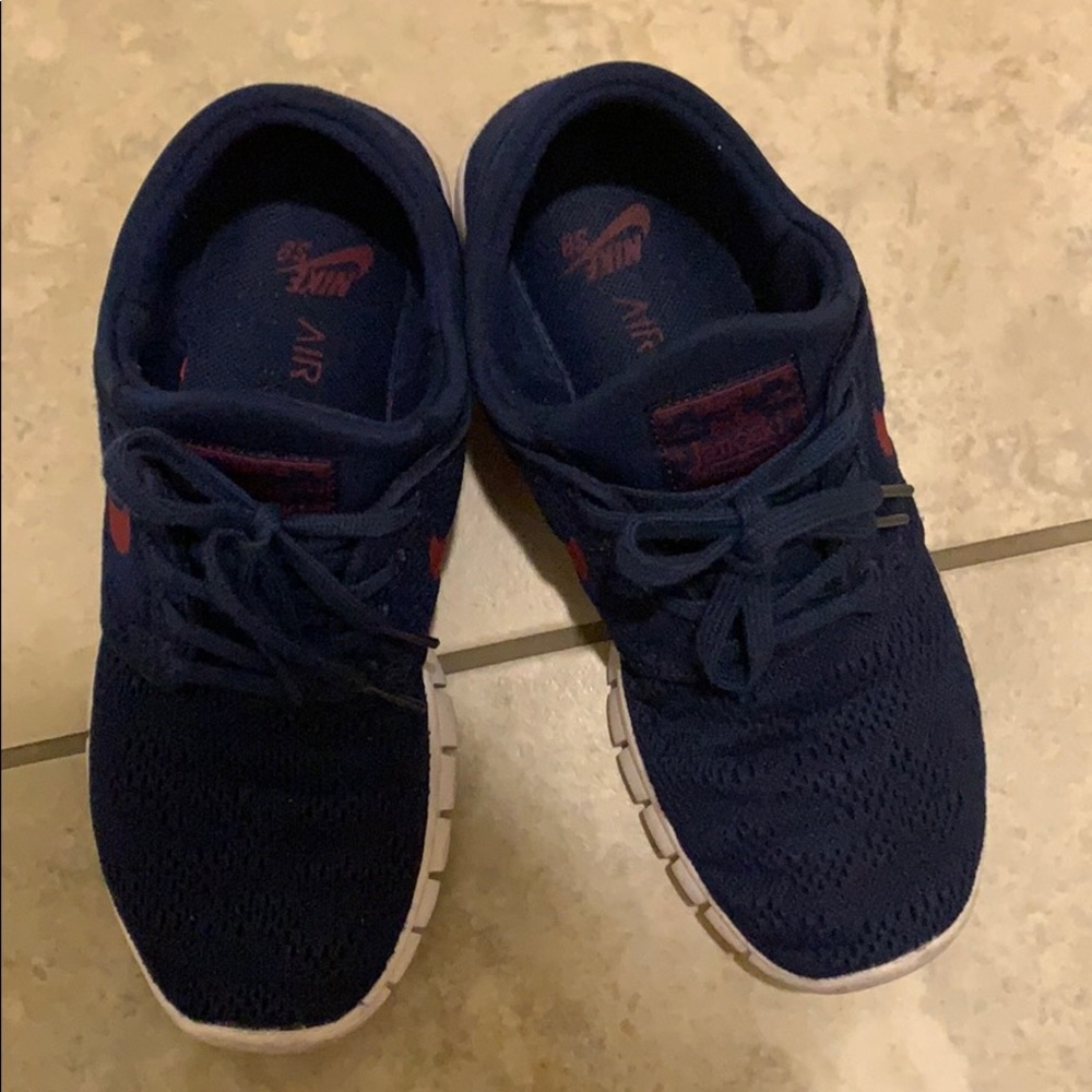 NIKE SNEAKERS
